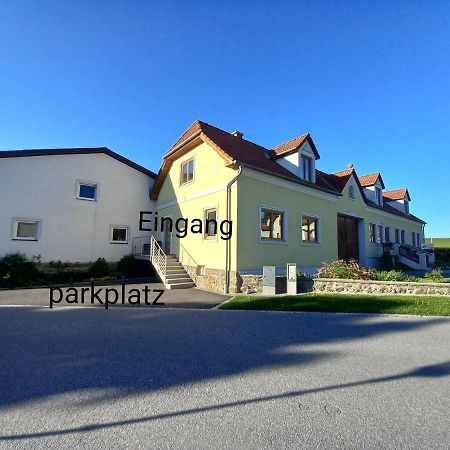 Apartment Am Alpakahof Hahn Grafenschlag المظهر الخارجي الصورة