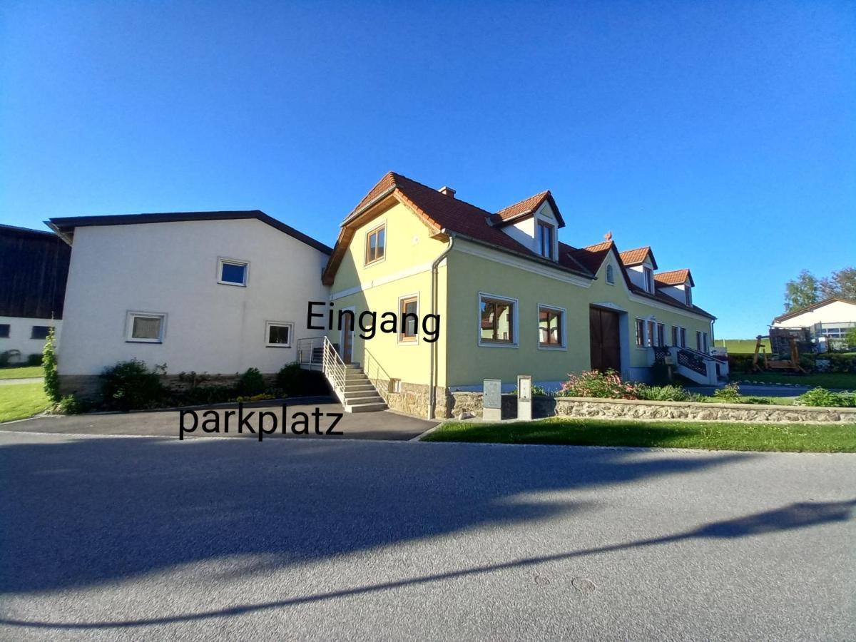 Apartment Am Alpakahof Hahn Grafenschlag المظهر الخارجي الصورة