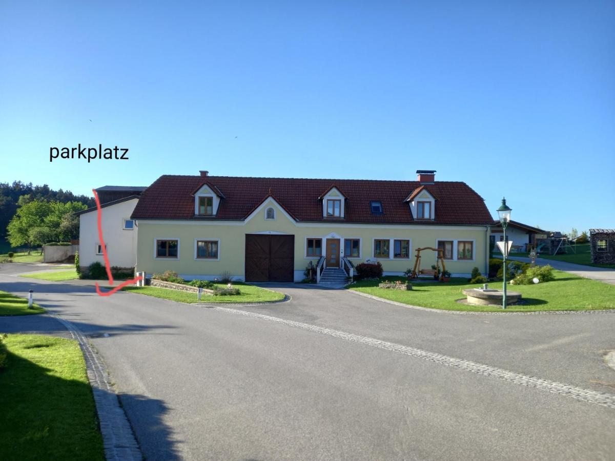 Apartment Am Alpakahof Hahn Grafenschlag المظهر الخارجي الصورة